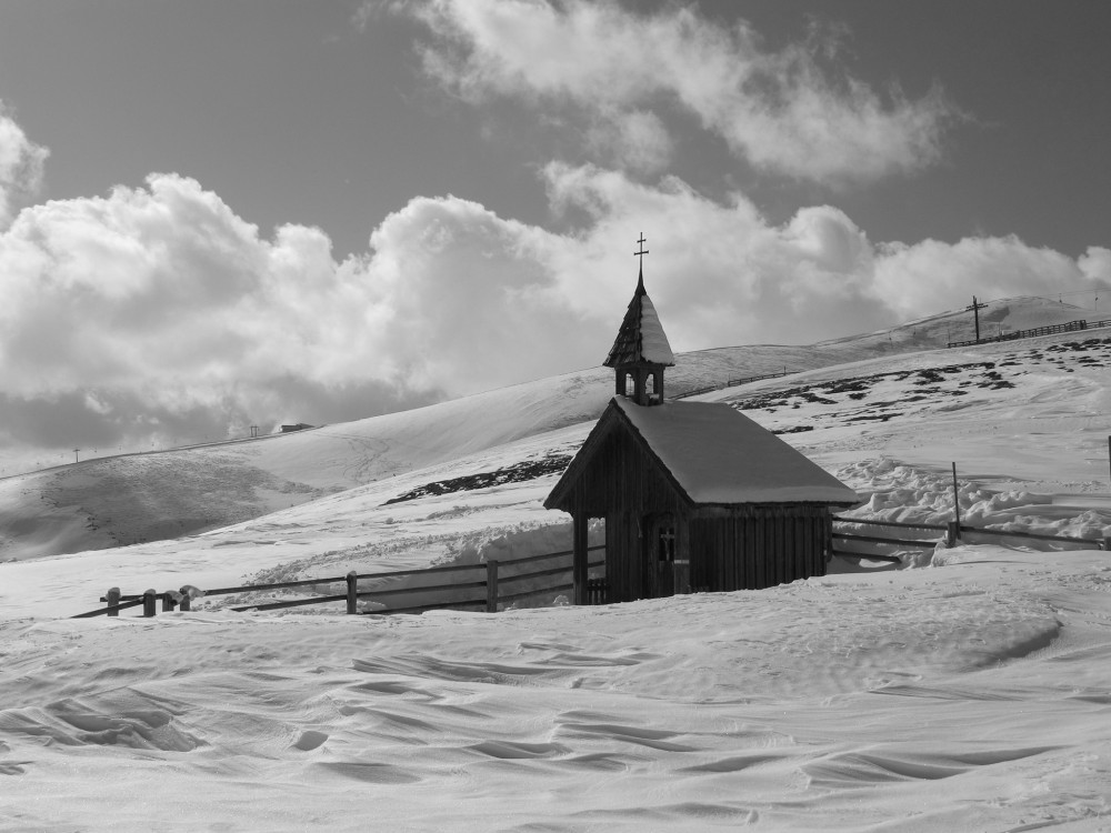 Medzi nebom a snehom