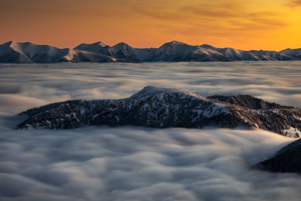 * Tatry nad oblakmi *