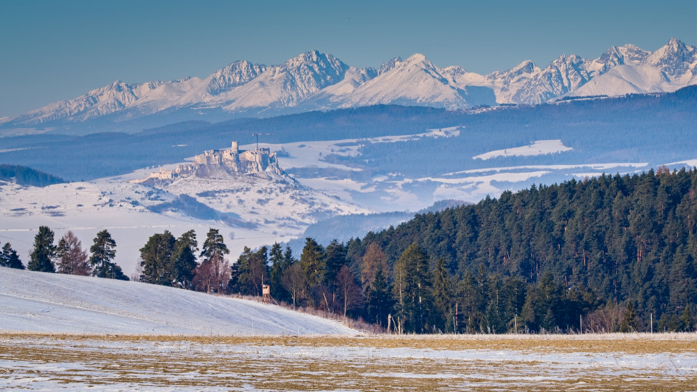 Cestou okolo Spišského hradu.