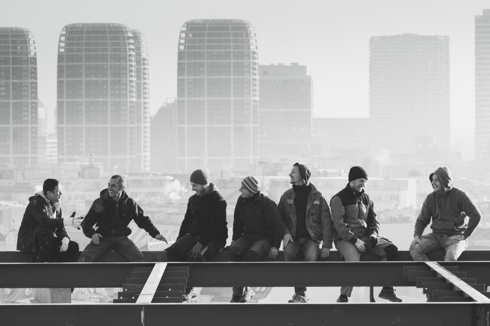 Robotníci na streche