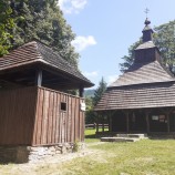 Drevený kostolík v obci Topoľa