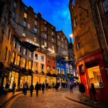 Farebná nočná ulica