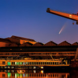 Kométa Neowise nad lodenicami