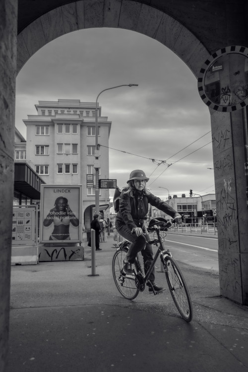 Cez bránu všednosti