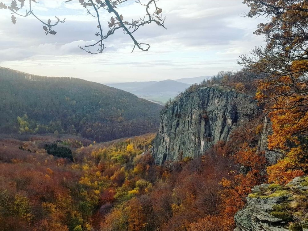 Jesenna horolezecka oblast hradok