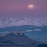 Keď sa mesiac zapadá za Tatrami...