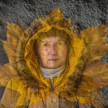 Jesenný portrét v javorovom liste.