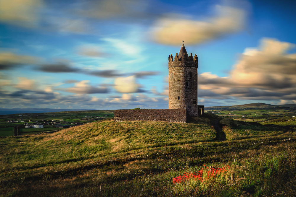 Ireland Doonagore castle