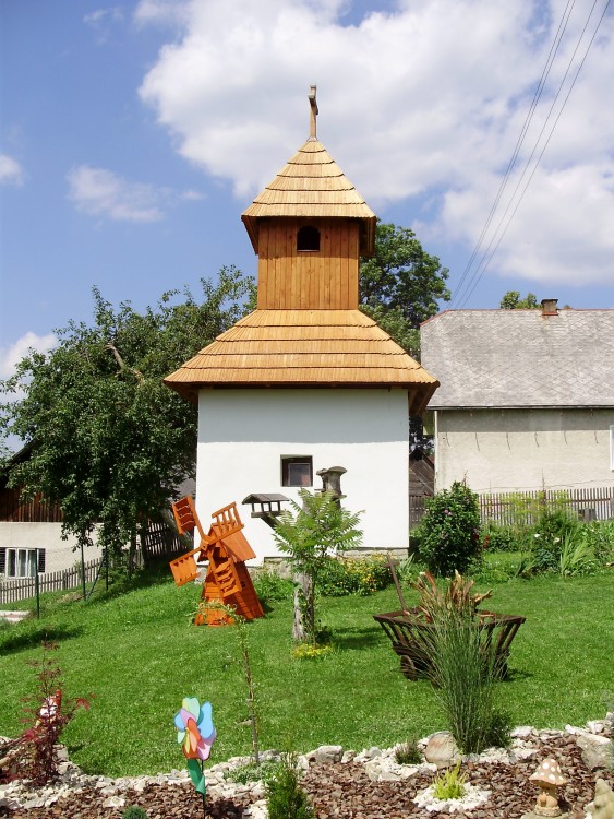 Obnova starobylých zvoníc v obci....